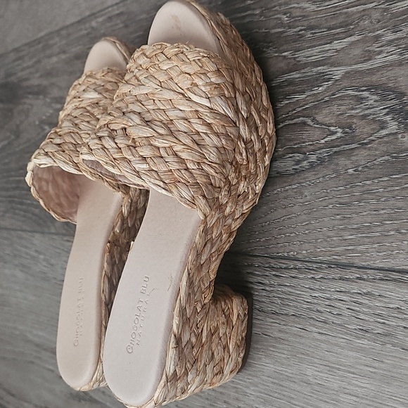 Chocolat Blu Women's Natural Woven Mules - Picture 7 of 9
